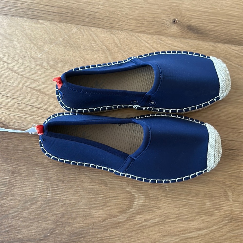 Sea Star waterproof espadrilles. Navy. Size 6. NWT
